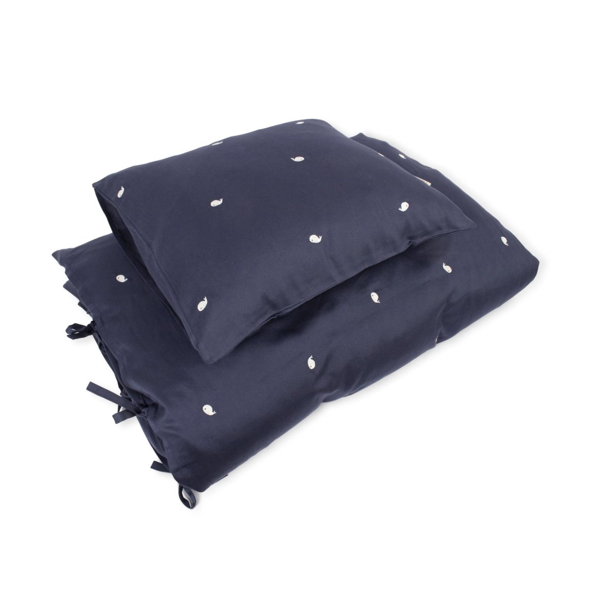 Junior sengetøj GOTS (100×140 cm) – Broderet Hvalen Christian – Midnight - Billede 2